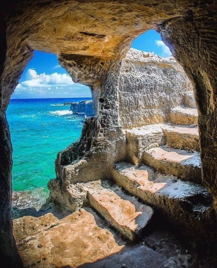 Roca Vecchia e la Grotta della Poesia un itinerario indimenticabile Roca Vecchia e la Grotta della Poesia un itinerario indimenticabile